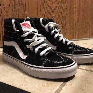 Black Sk8-Hi Vans
